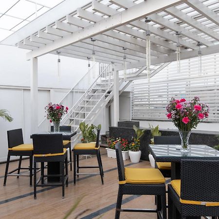 The Ashtan Sarovar Portico Nuova Delhi Esterno foto