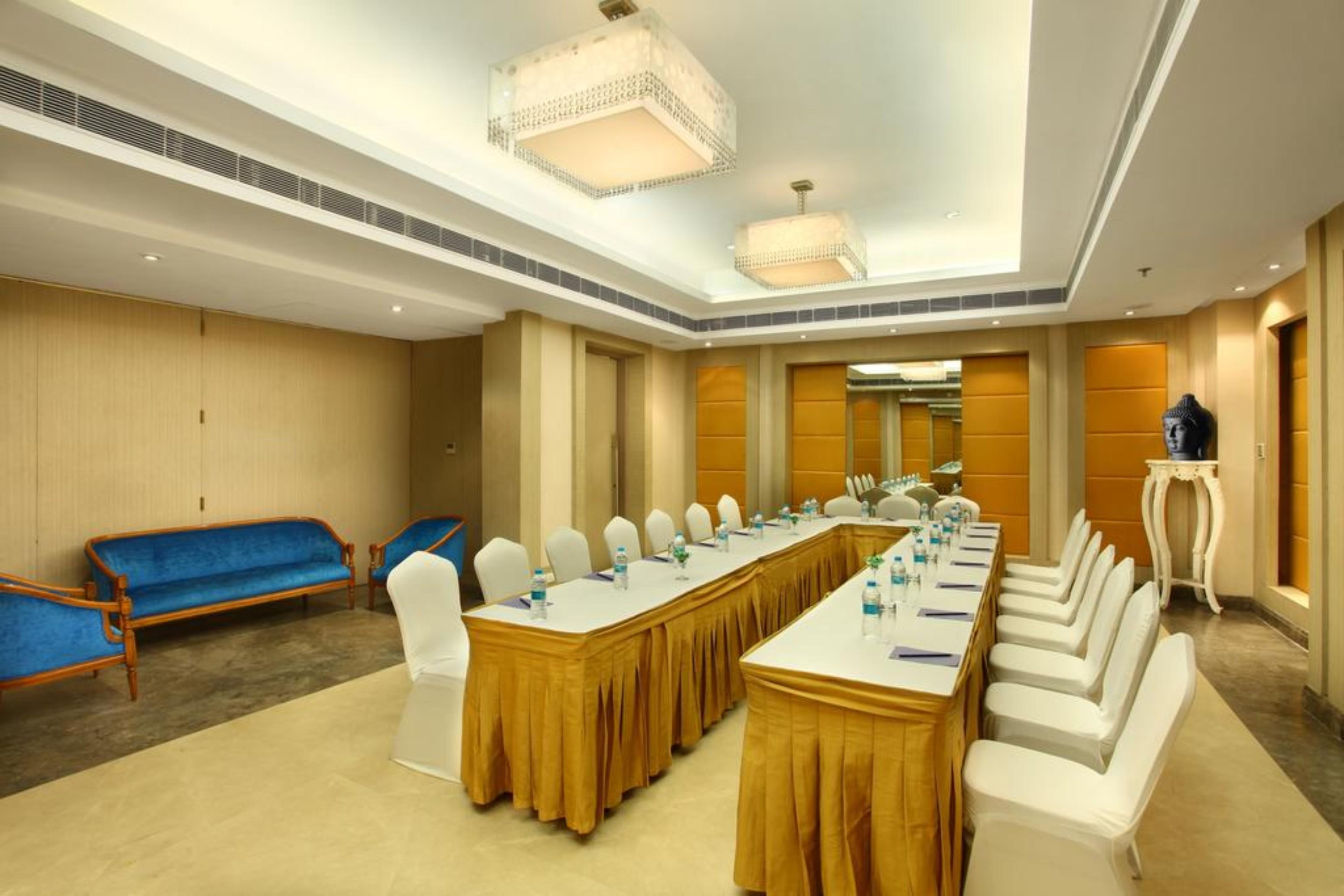 The Ashtan Sarovar Portico Nuova Delhi Esterno foto