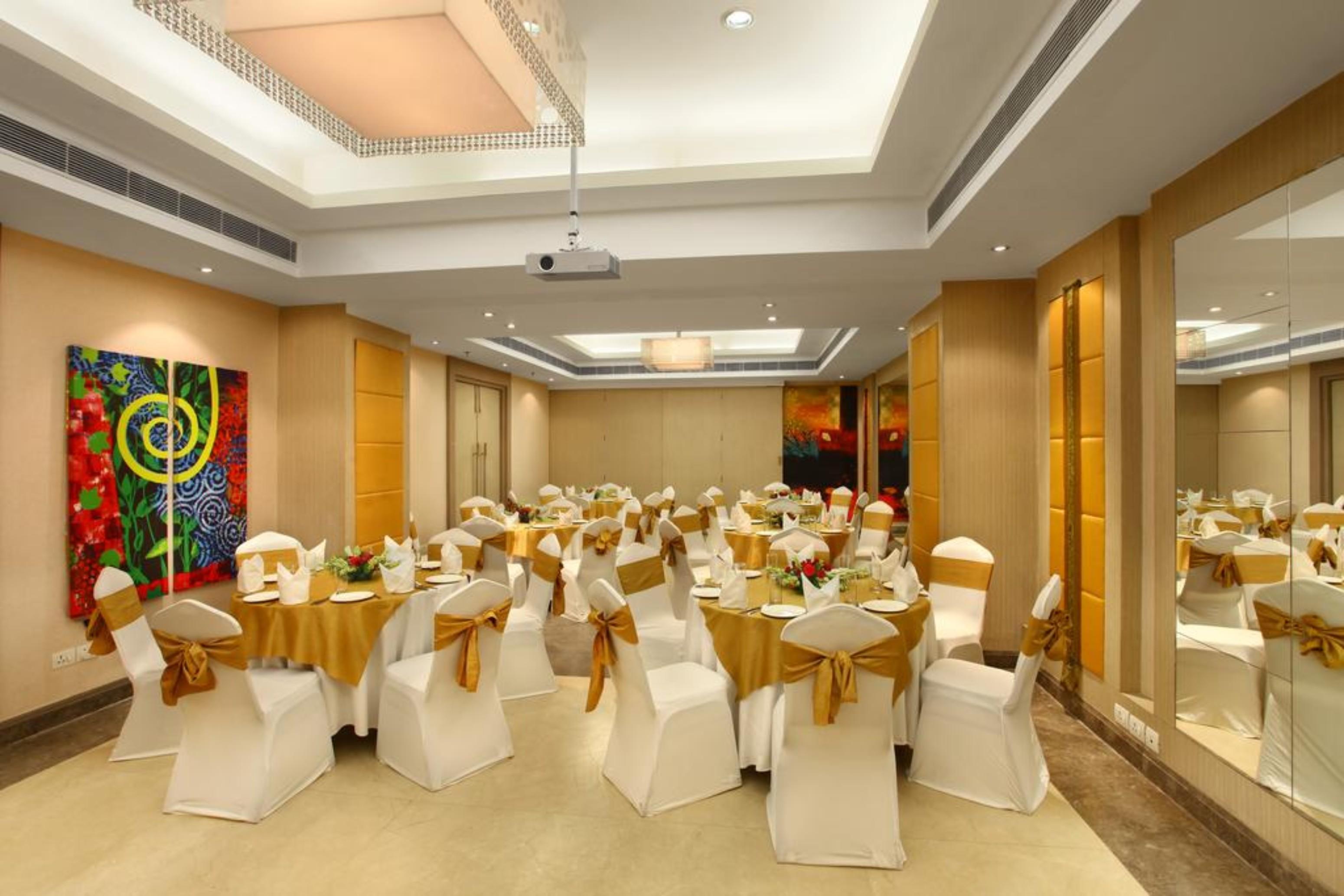 The Ashtan Sarovar Portico Nuova Delhi Esterno foto