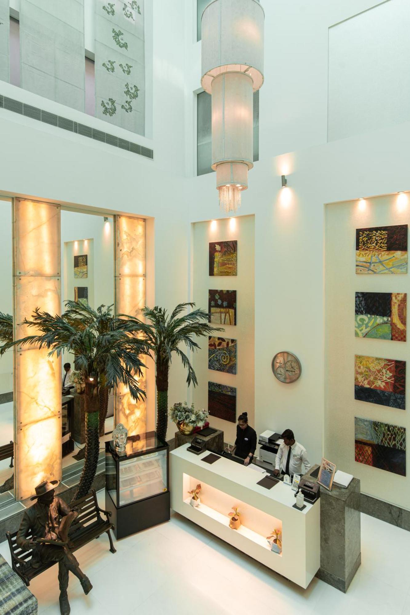 The Ashtan Sarovar Portico Nuova Delhi Esterno foto