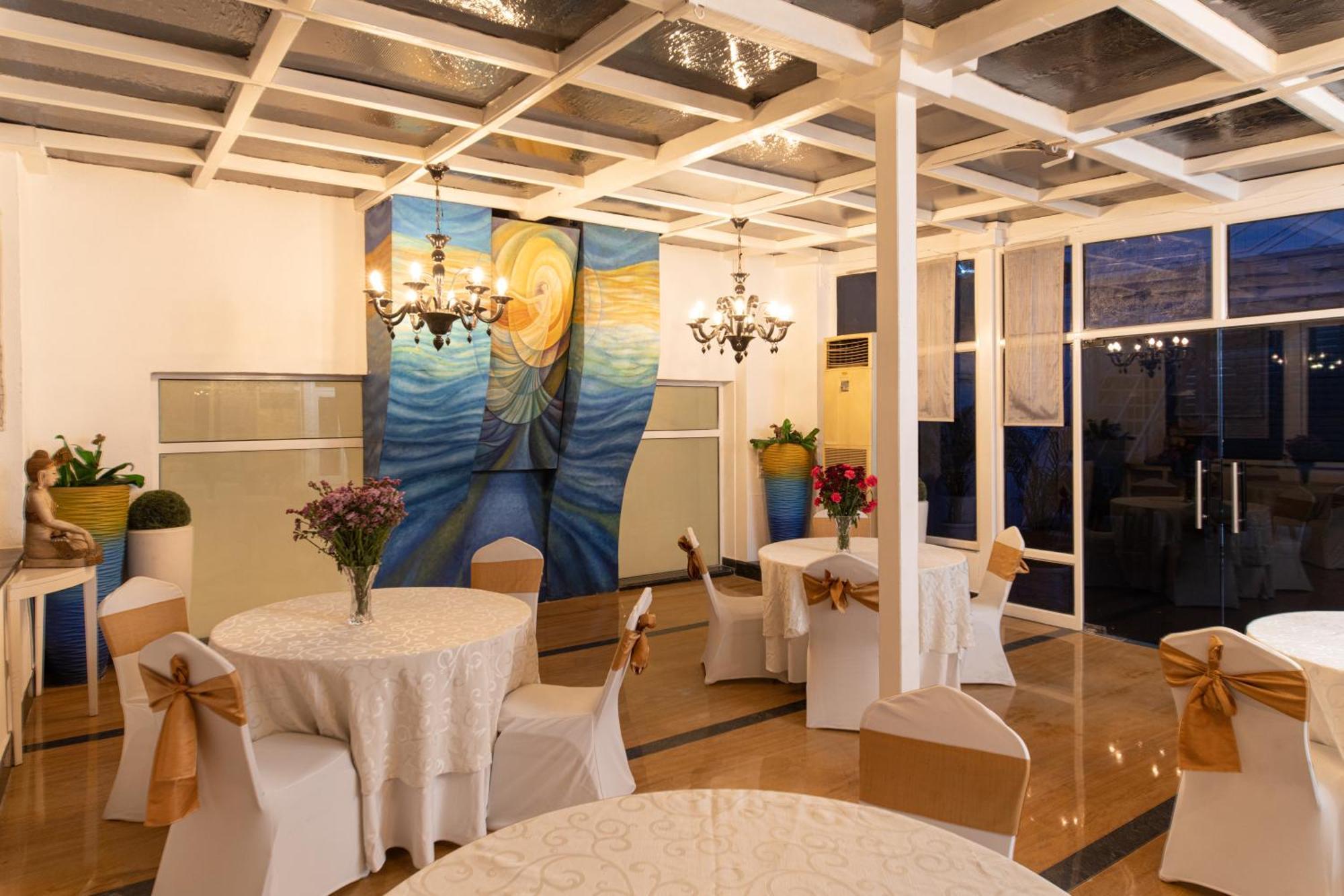 The Ashtan Sarovar Portico Nuova Delhi Esterno foto
