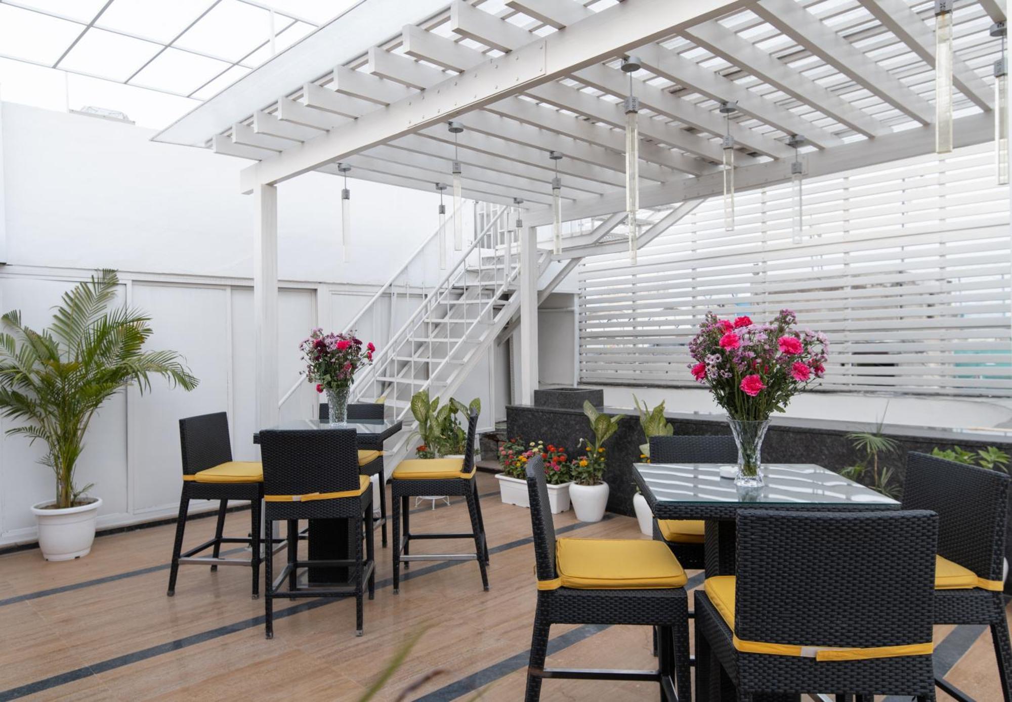 The Ashtan Sarovar Portico Nuova Delhi Esterno foto