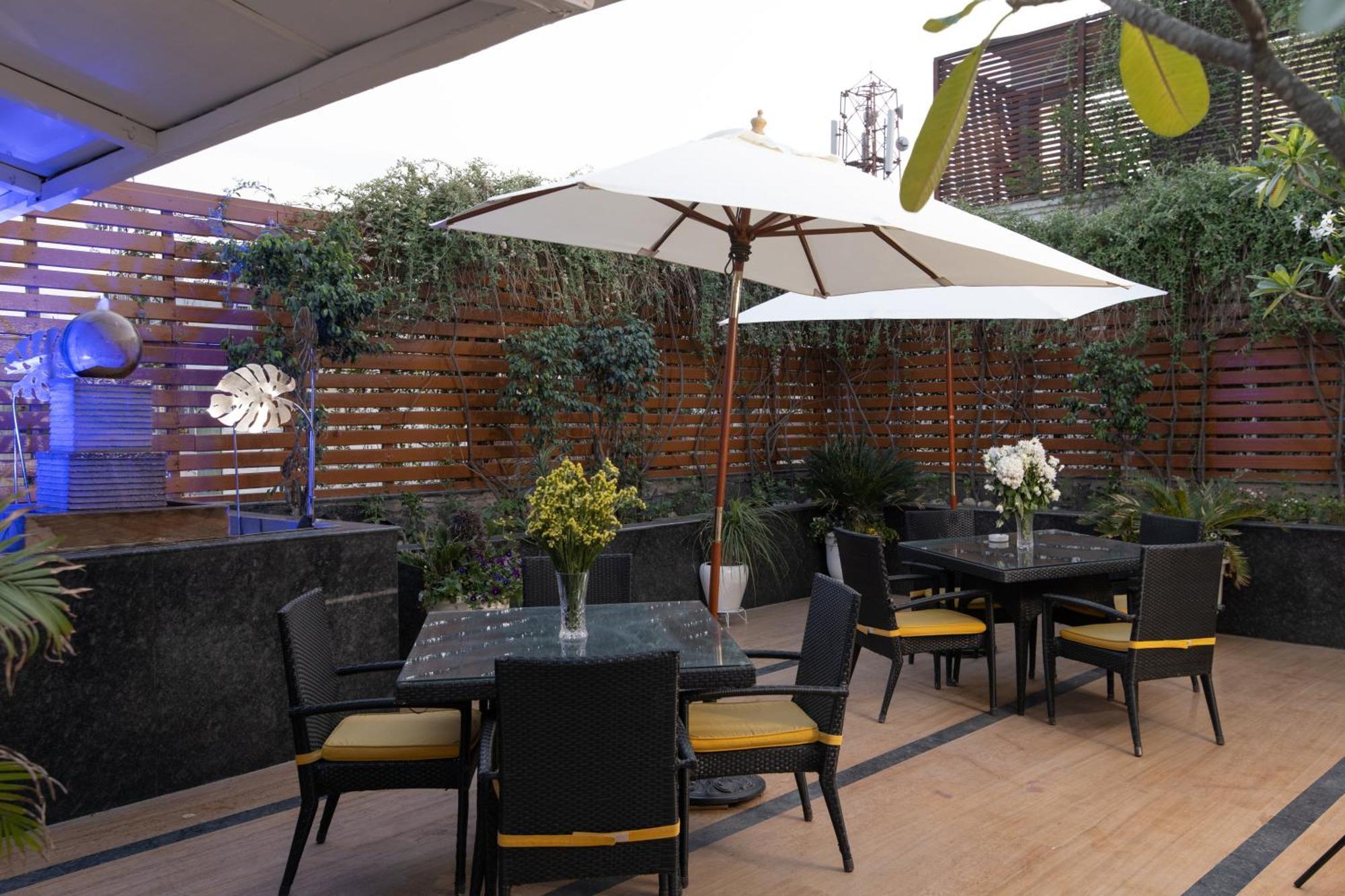 The Ashtan Sarovar Portico Nuova Delhi Esterno foto