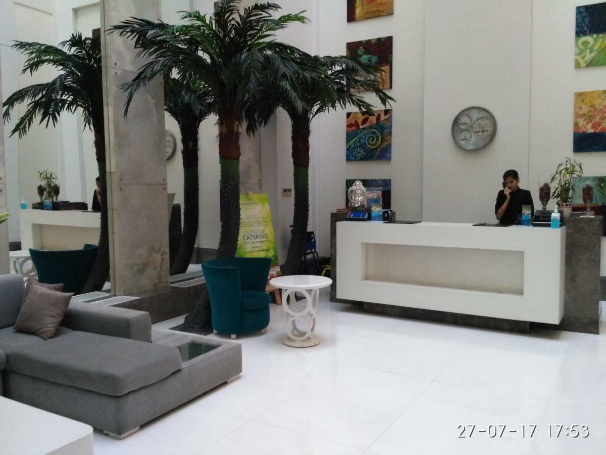 The Ashtan Sarovar Portico Nuova Delhi Esterno foto