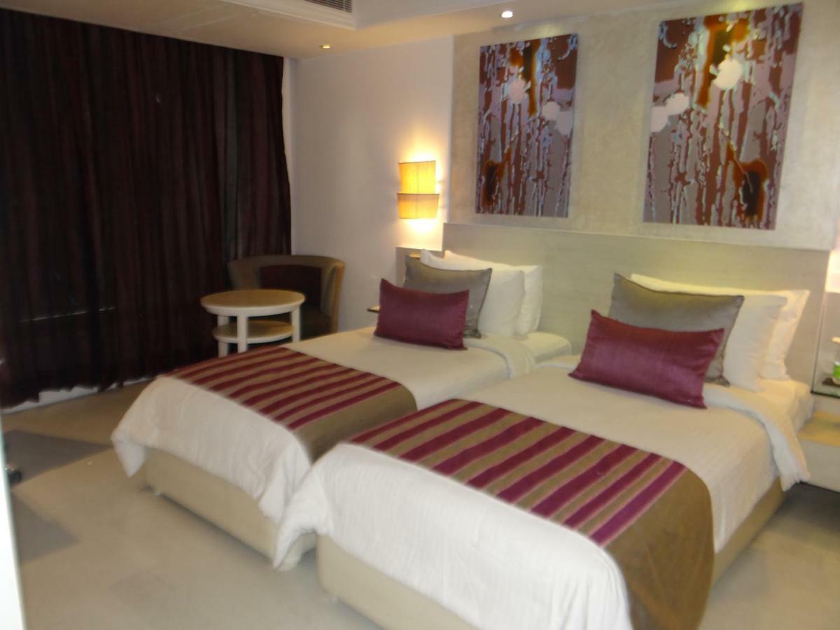 The Ashtan Sarovar Portico Nuova Delhi Esterno foto