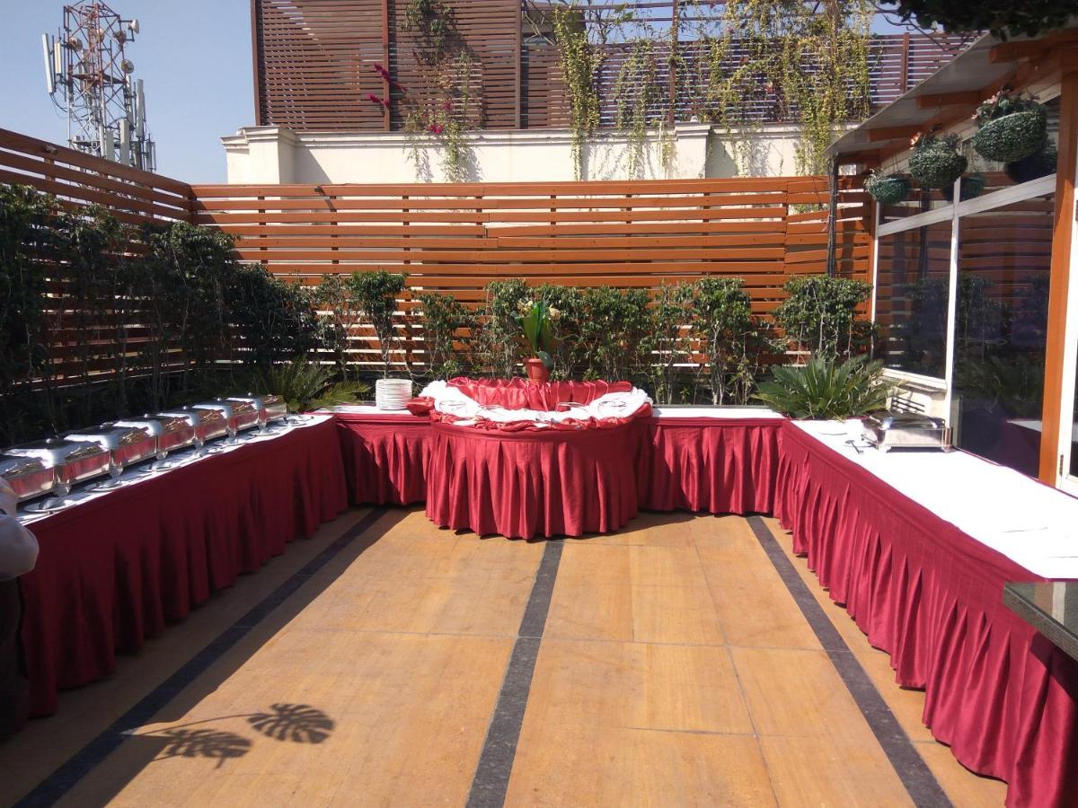 The Ashtan Sarovar Portico Nuova Delhi Esterno foto